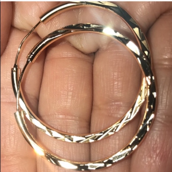 New 18Kt Gold Hoop Earrings - Picture 3 of 9